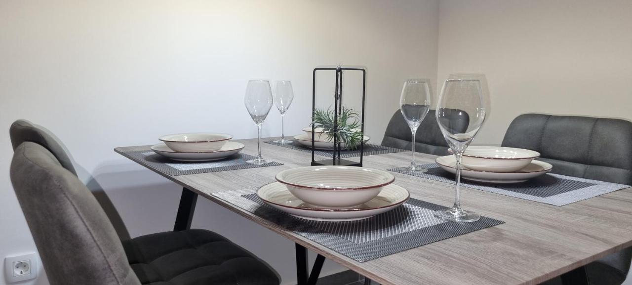 Qr Apartment For Family, Couples, And Friends Stay In Rijeka Dış mekan fotoğraf