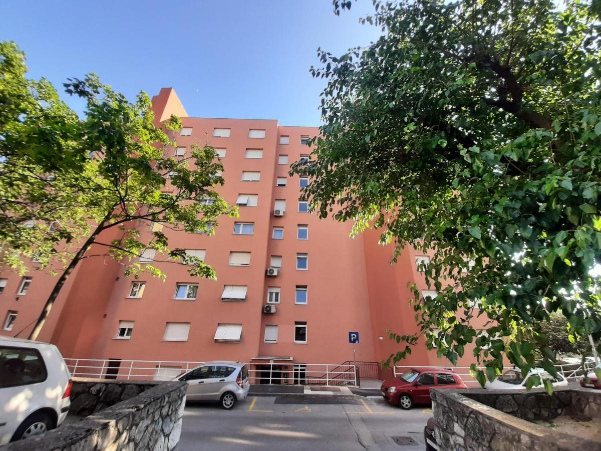Qr Apartment For Family, Couples, And Friends Stay In Rijeka Dış mekan fotoğraf